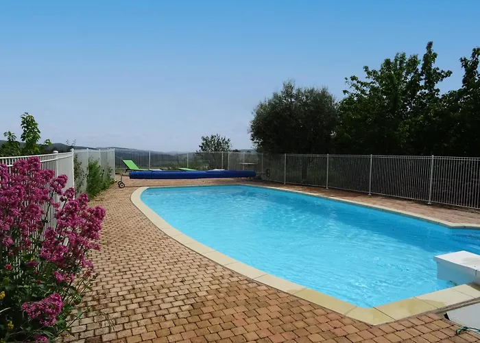 בית נופש Le Moulin La Rochegiron